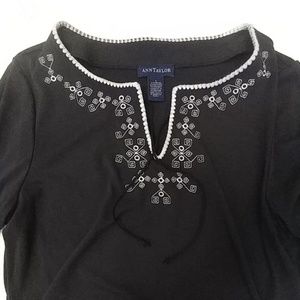 Ann Taylor Black Peasant Boho Pullover Split Side Embroidered Top